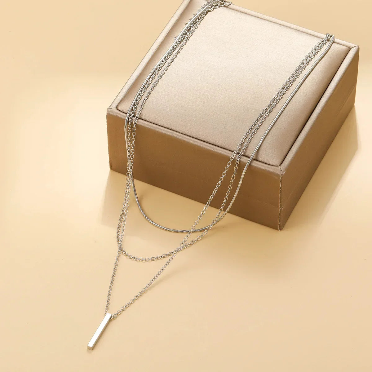 Collier Collection Constellation – Pendentif Minimaliste en Acier Inoxydable